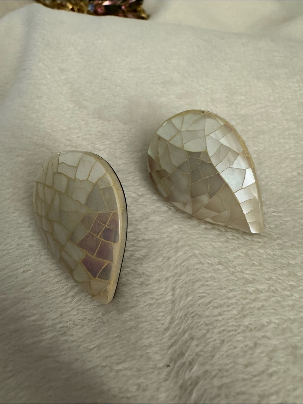 Teardrop Mother-of-Pearl Hair Clips - White